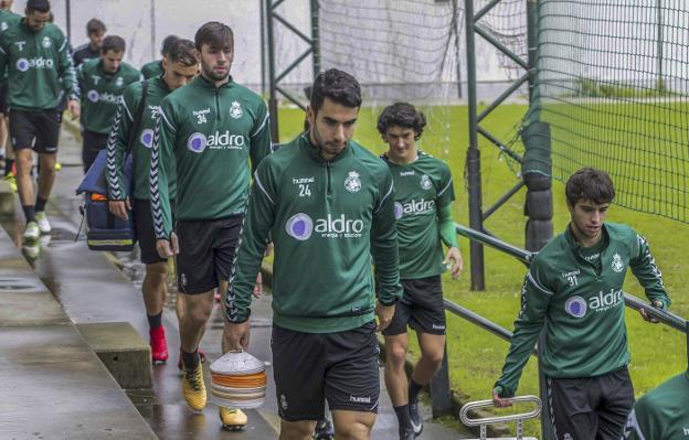 Los canteranos, en primer término Gándara, Javi Gómez, Javi Cobo, Juan y Pau Miguélez, pueden tener un gran peso en el nuevo proyecto. :/Roberto Ruiz