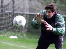 José Ceballos, ex portero del Racing./CELEDONIO./