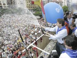 De la Serna considera que la Feria de Día ha sido una de las claves" para convertir las fiestas de Santiago en una "gran" semana de fiesta./ CELEDONIO/