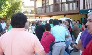 Ayer se vivieron escenas de tensión en Ampuero. / ROBERTO ALONSO/