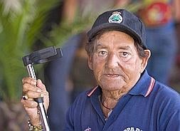 La primera vez que 'Cioli' salvó una vida en la mar fue en el año 1947. :: ROBERTO RUIZ/