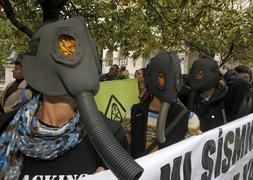 Una de las manifestaciones de la plataforma antifracking en Santander / Celedonio/