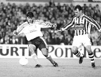 José Félix Guerrero y Craioveanu, en el partido de la temporada 1997-1998 en El Sardinero. / DM/