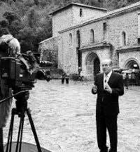 El popular 'hombre del tiempo' de TVE, ayer en Liébana. / P. G. B./