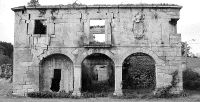 Aspecto que presentaba el inmueble el año pasado antes de su rehabilitación. / J. L. P./