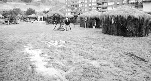 El campamento cántabro estaba en la tarde de ayer, viernes, anegado por las lluvias. / CAVIA/