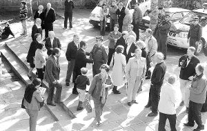 Llegada del presidente de Cantabria, Miguel Ángel Revilla, al Santuario de Montesclaros. / E. S./