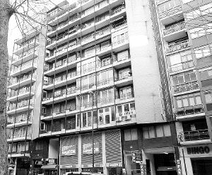 Edificio Capitol, en la calle San Fernando. / MIGUEL DE LAS CUEVAS/