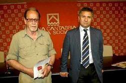 José María Ceballos y Juan Muñiz, ayer en la Obra Social de Caja Cantabria. / SANE/