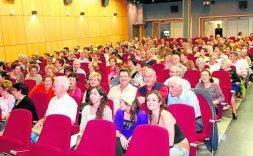 Asistentes a uno de los actos celebrados en la Sala Bretón. / DM/