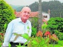 Ignacio Sagaley, más conocido como 'Chero', habla de su intensa vida en su casa de Toñanes. /M. F./