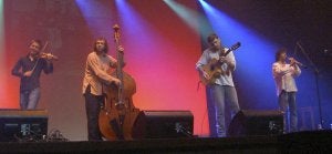 Muyayos de Raíz, durante la actuación que se ganó los elogios del jurado. ::
RAÚL GONZÁLEZ/