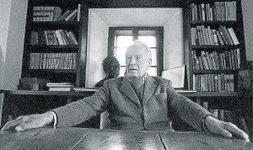 Reinhard Spitzy, oficial de las SS y secretario del ministro de Exteriores de Hitler, se refugió en Santillana del Mar entre 1944 y 1946. :: DM/