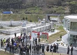 La nueva planta depuradora de Pesués fue inaugurada ayer. :: V. C./