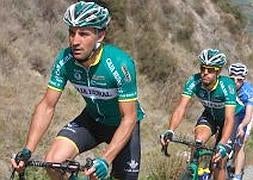 El campurriano David de la Fuente espera defender los colores del Caja Rural en la Vuelta a España. ::
R. GÓMEZ/