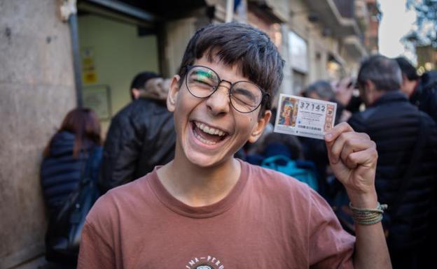 Cosmin, un nuevo rico de 15 años gracias a la lotería