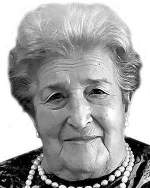 DOÑA MARÍA DEL CARMEN CALDERÓN FERNÁNDEZ