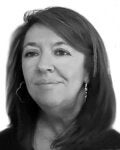 DOÑA MARÍA ROSA PÉREZ FERNÁNDEZ