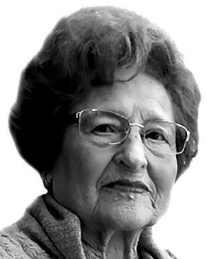 DOÑA MARÍA CARMEN CARRAL PÉREZ