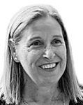 DOÑA M.ª PILAR HOYOS ULIBARRI