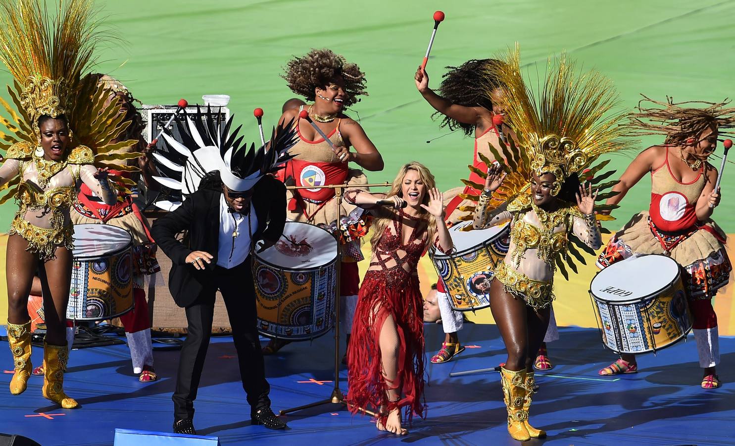 Una clausura con color, música y Shakira