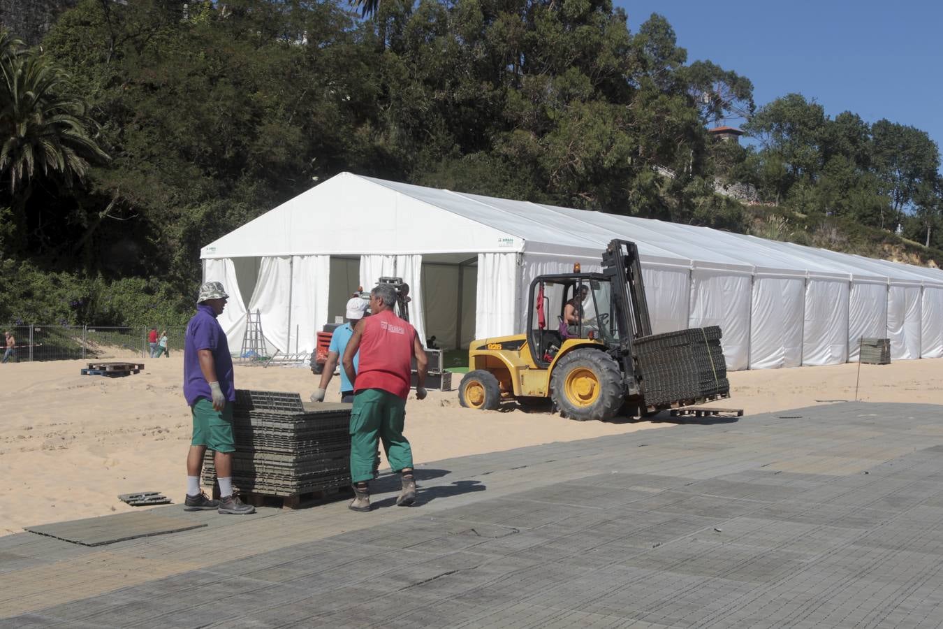 Cierre de la playa de Los Peligros