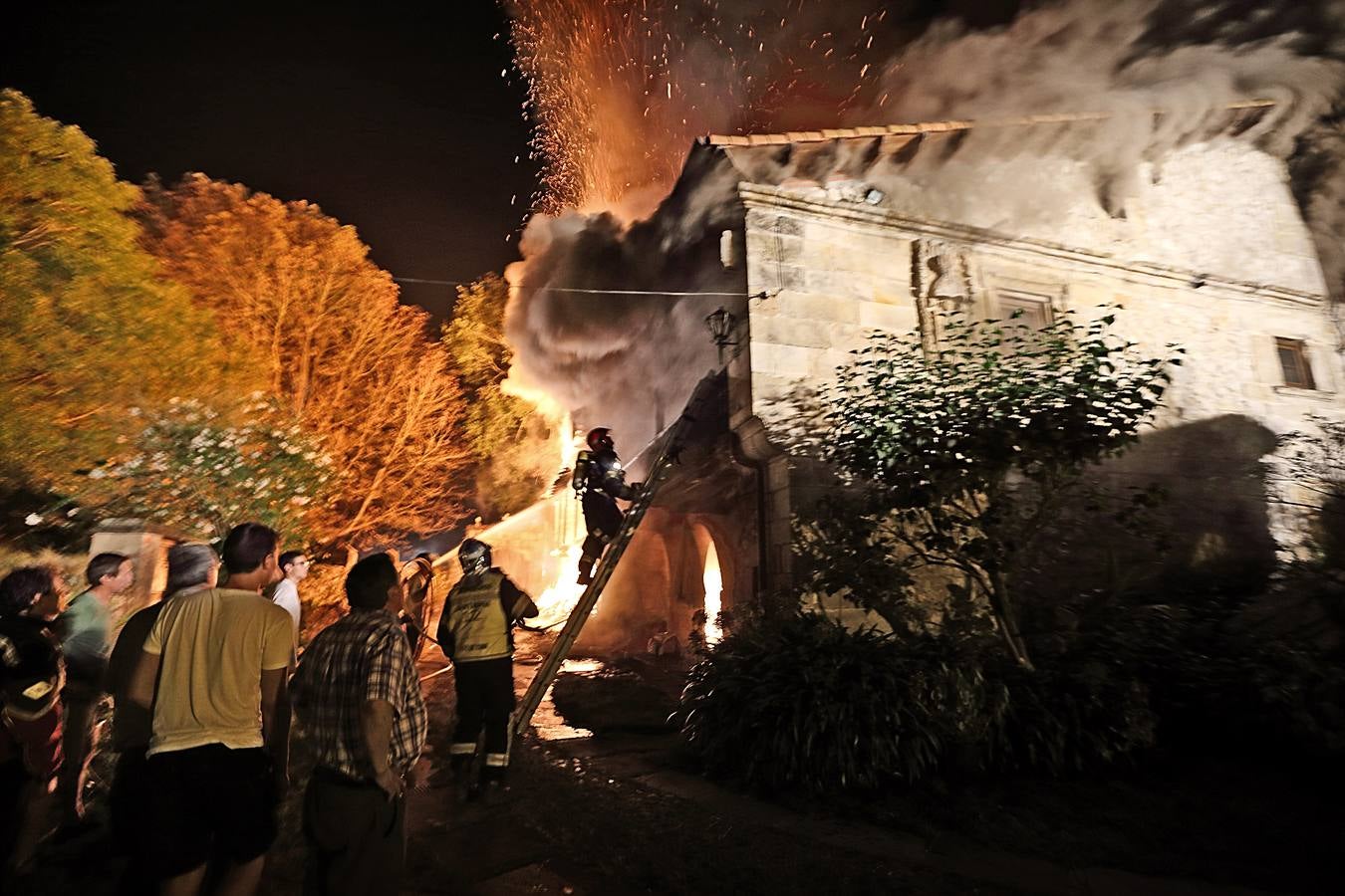 Incendio en Udías