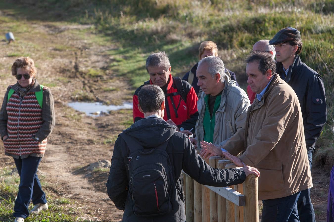 El grupo de trabajo de la senda costera recorre el trazado