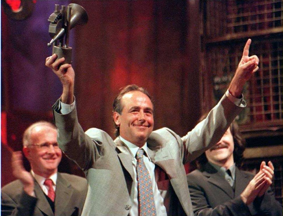 Serrat celebra su 50 aniversario