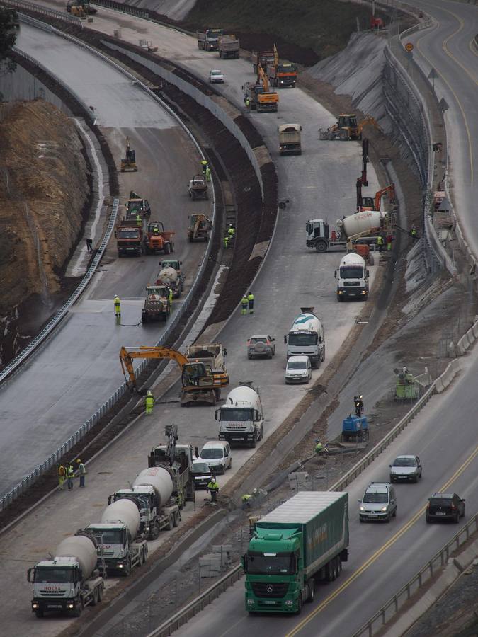 Obras a todo ritmo en Nochebuena para terminar la autovía en Asturias