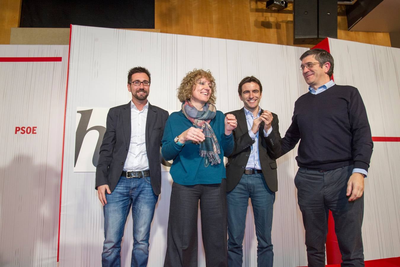 Patxi lópez con los socialistas cántabros