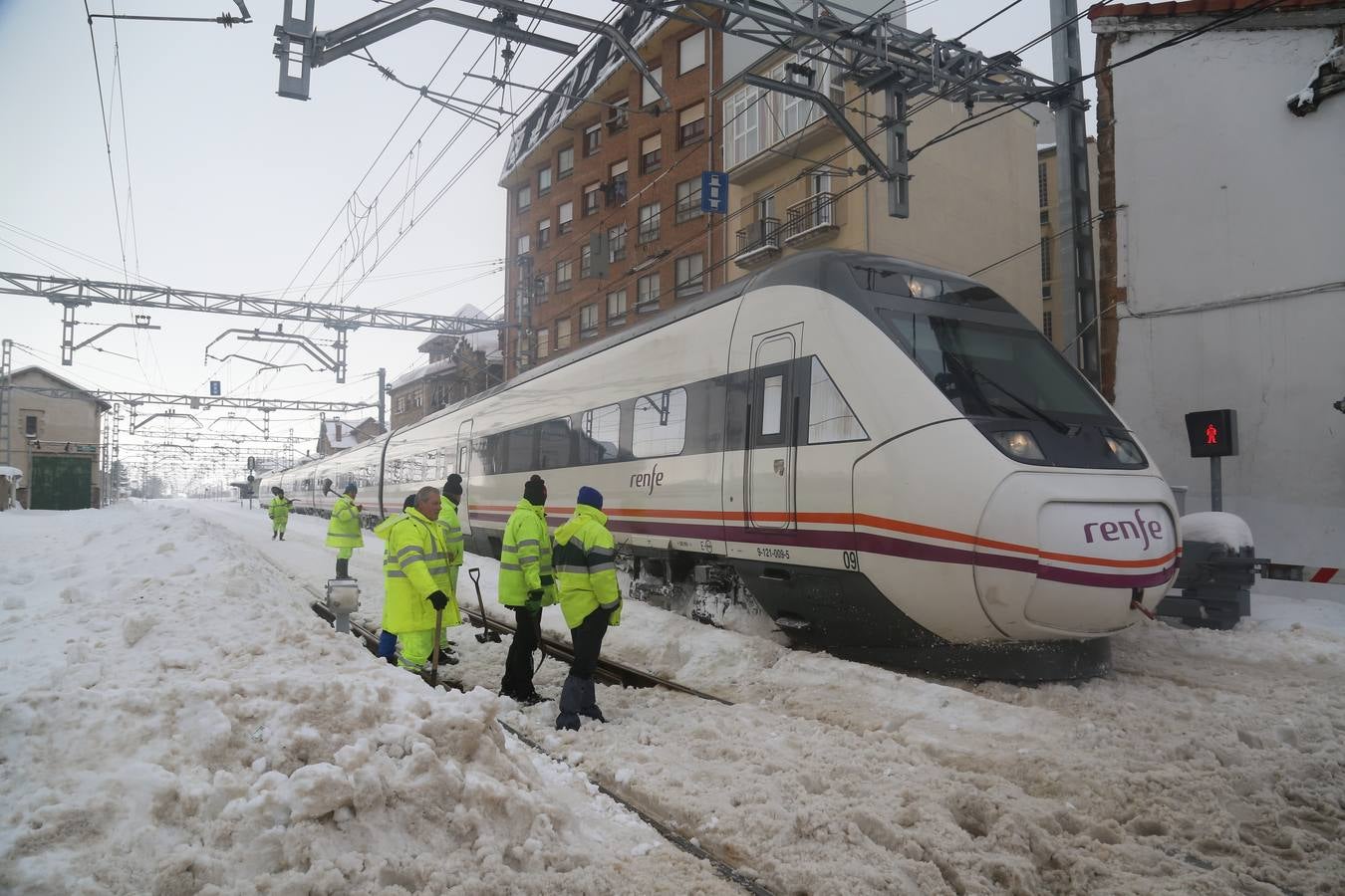 Reinosa recupera la normalidad bajo la amenaza de los carámbanos