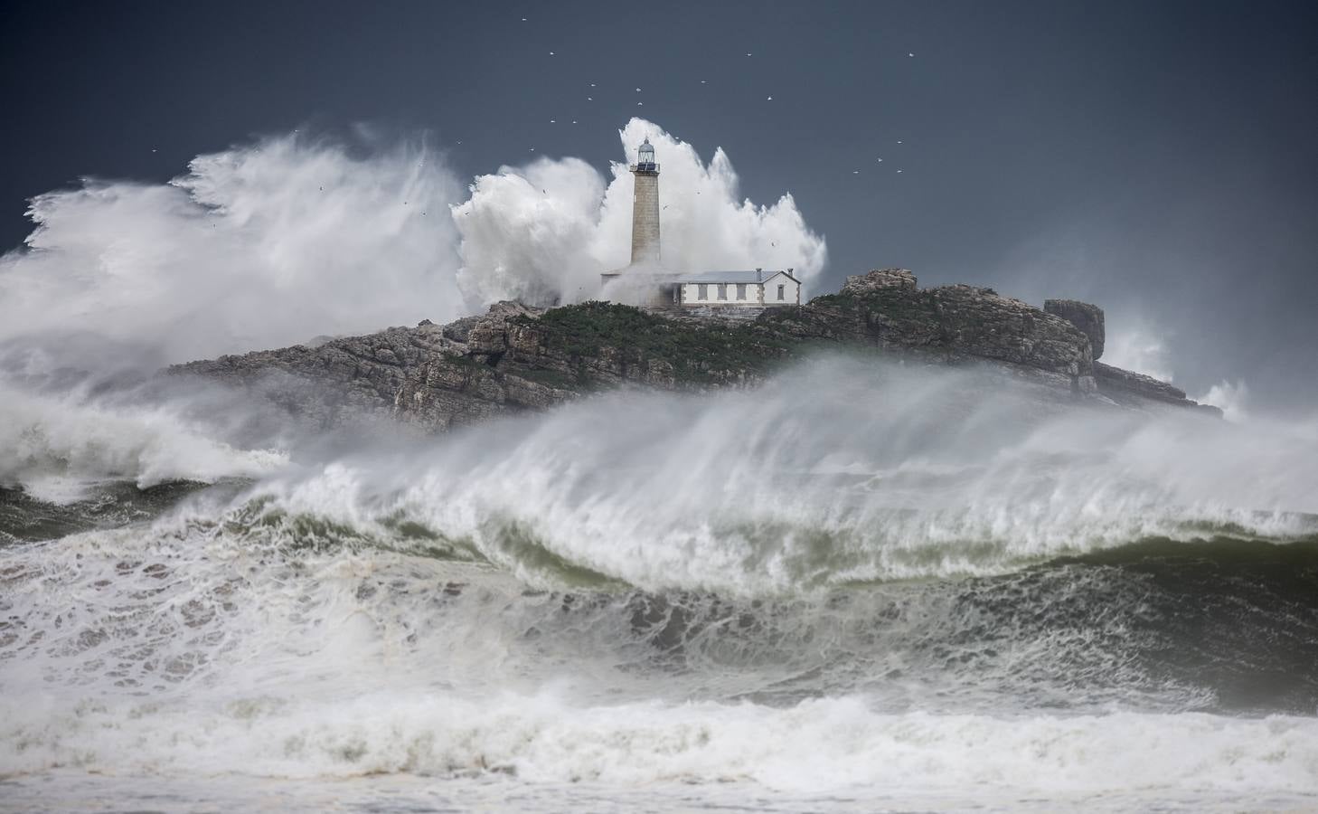 Impresionante oleaje en la bahía