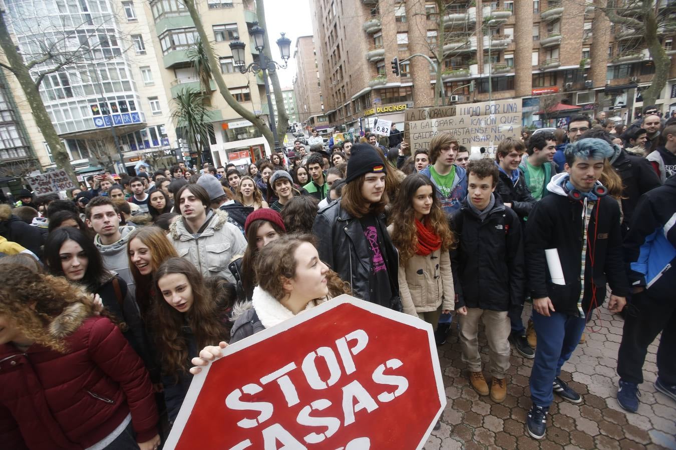 Estudiantes contra Educación