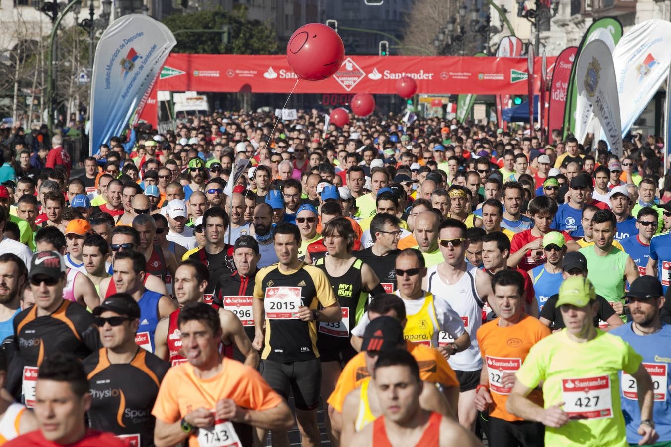 Miles de corredores en Santander