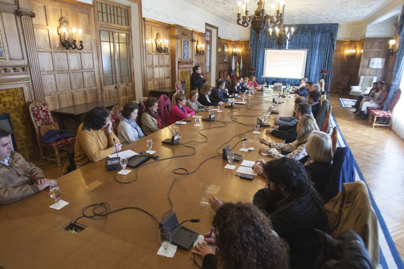 Reunión con las entidades que trabajan en el ámbito de la discapacidad