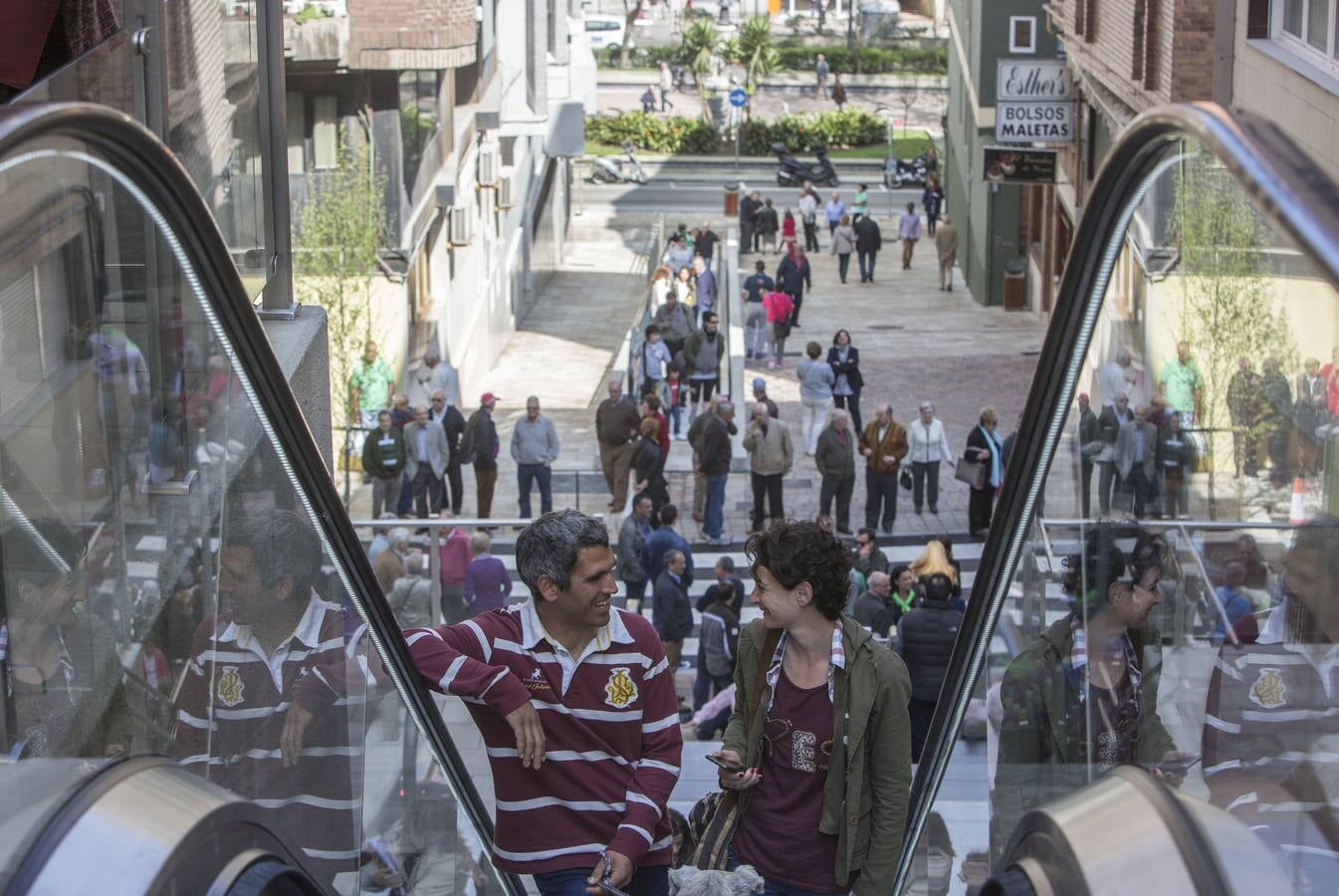 En servicio las escaleras mecánicas de la calle Vargas