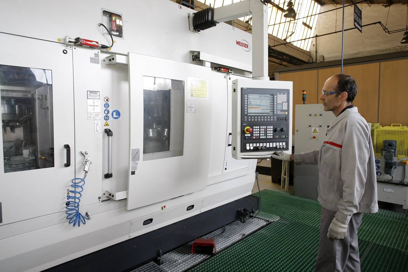 Nissan se plantea nuevas inversiones en Cantabria