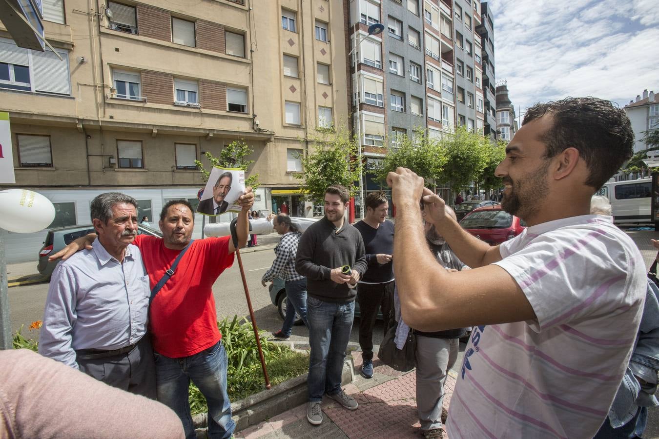 Revilla inicia la campaña electoral en Santander