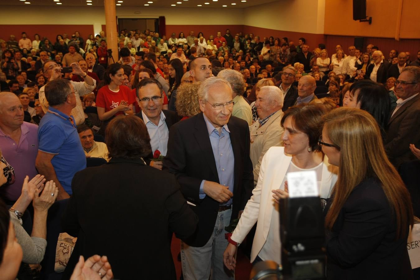 Mitin de Alfonso Guerra en Torrelavega