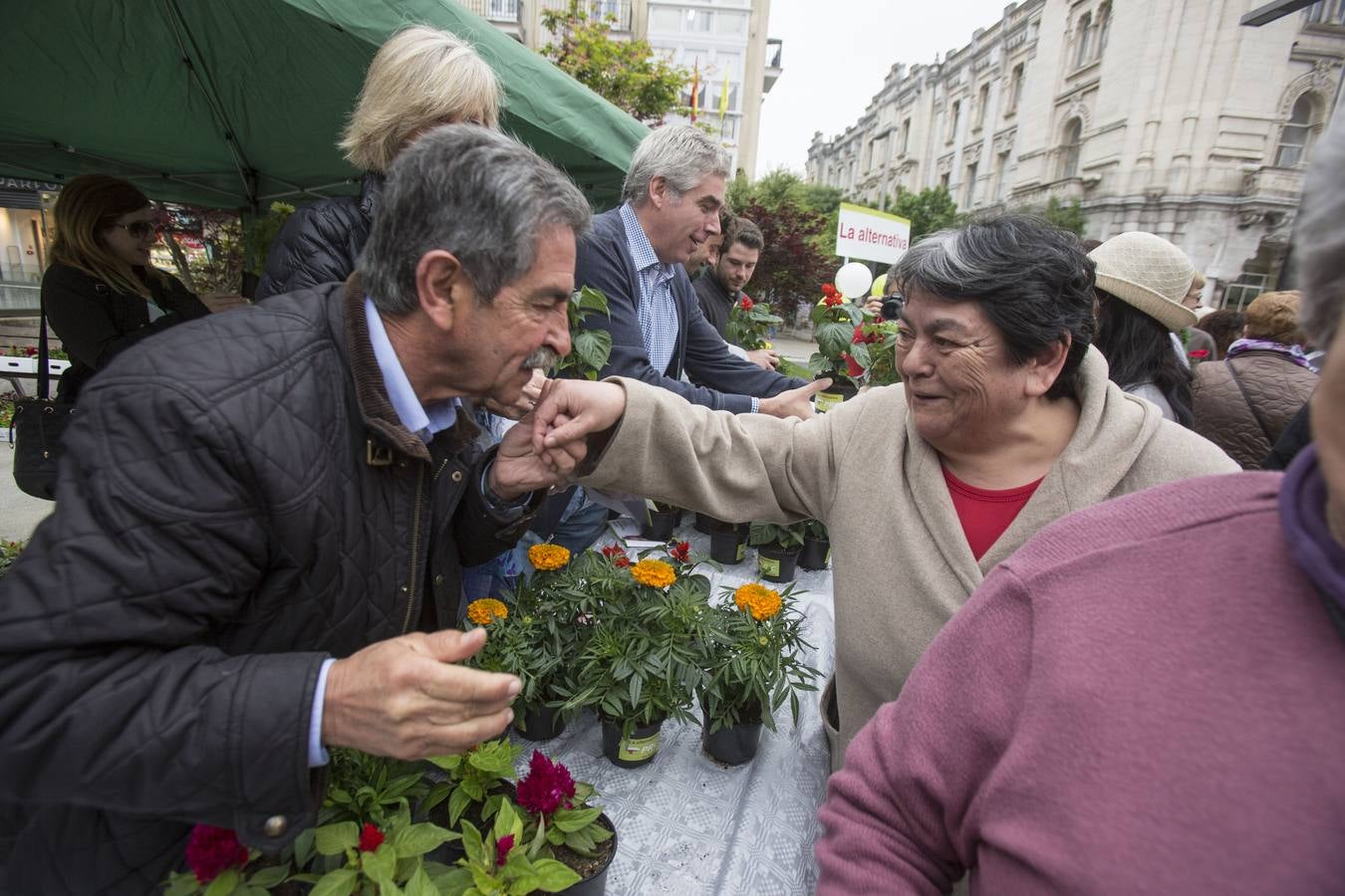 Revilla y Fuentes-Pila hacen campaña en Santander