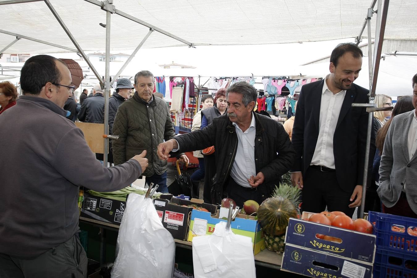 Revilla visita Torrelavega