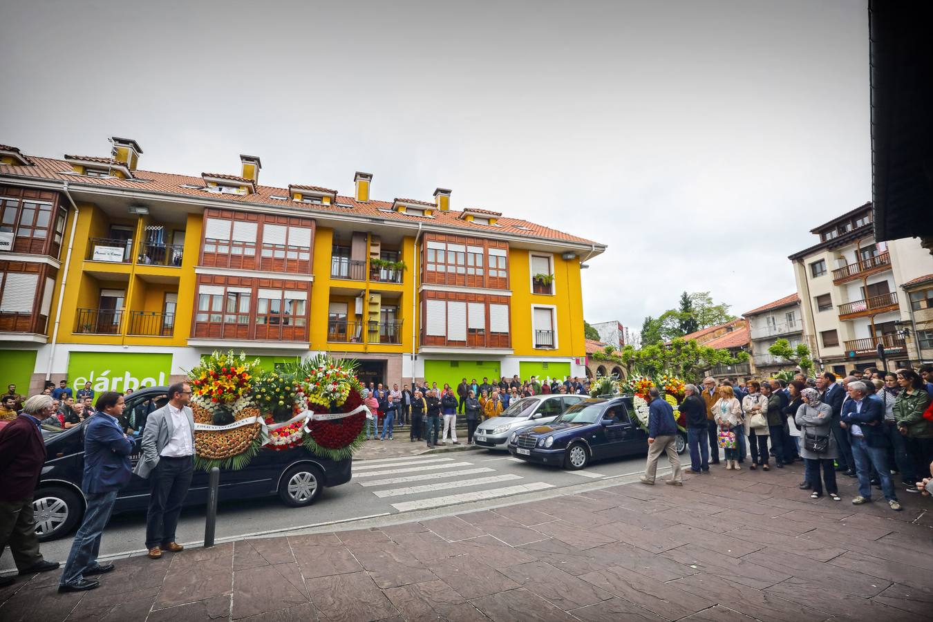 Cabezón de la Sal se vuelca en el adiós a Juan María Parés