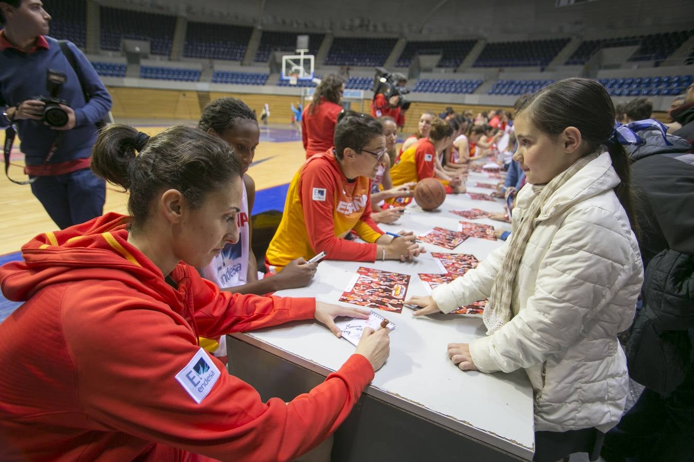 La selección femenina de baloncesto en Santander