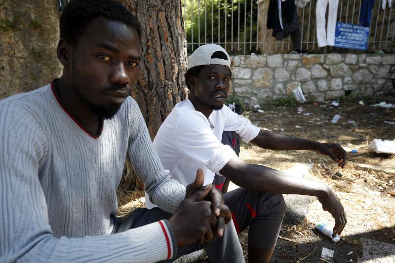 Inmigrantes bloqueados en la frontera italo-francesa