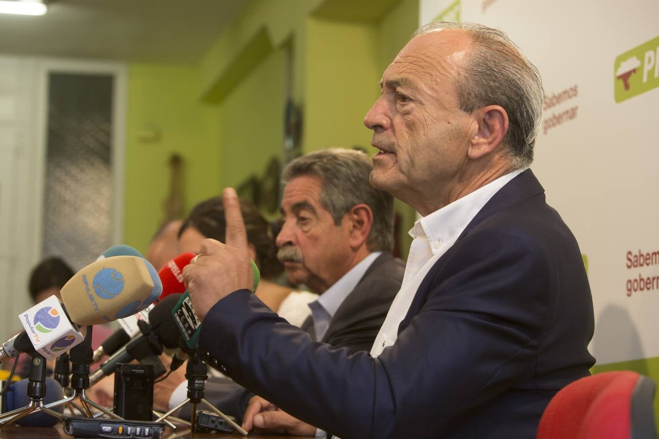 Marcano renuncia a diputado