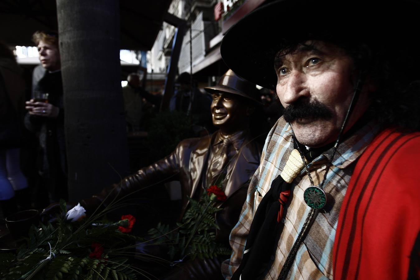 Homenaje a Carlos Gardel al cumplirse 80 años de su muerte