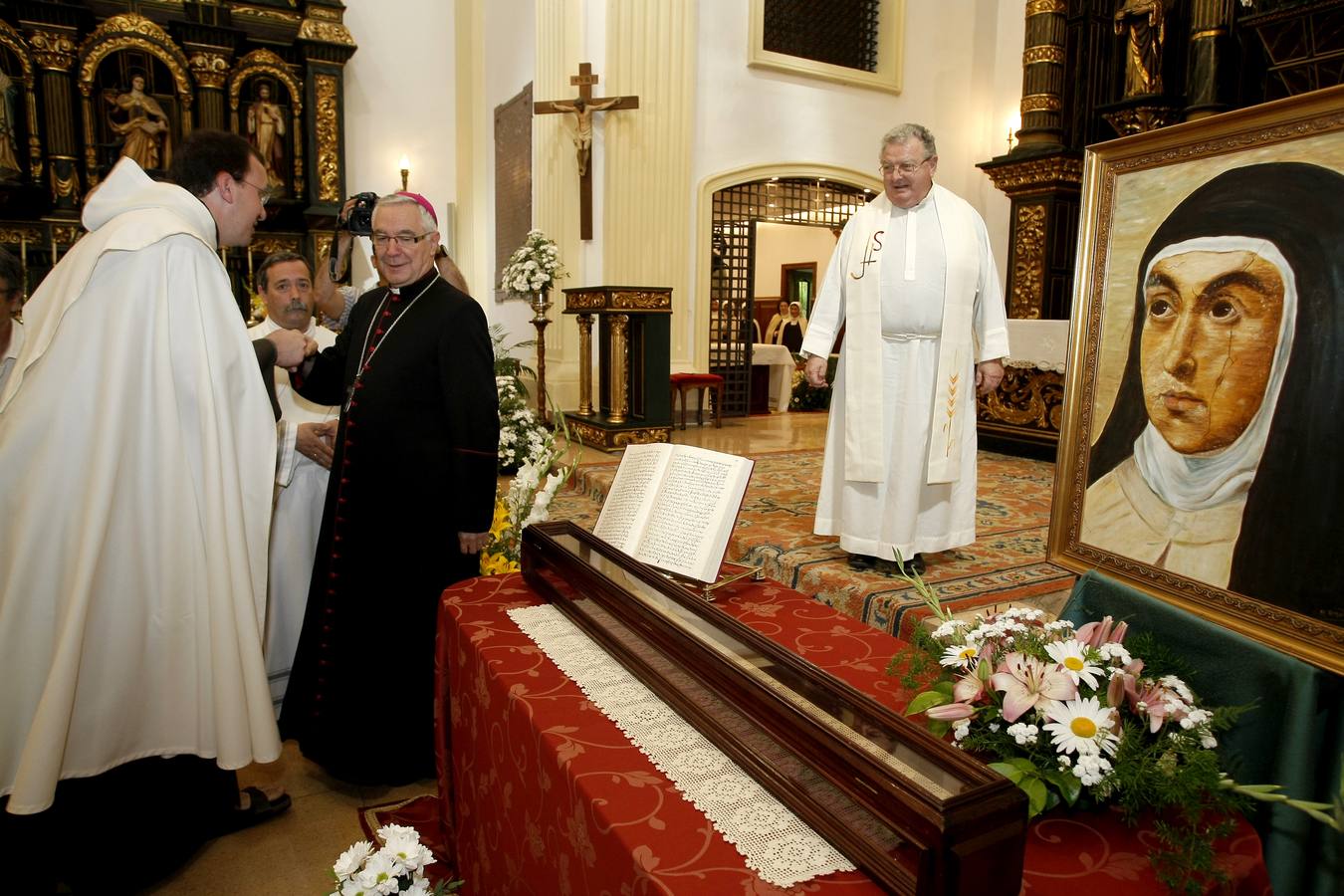 La reliquia del bastón de Santa Teresa llega a Torrelavega