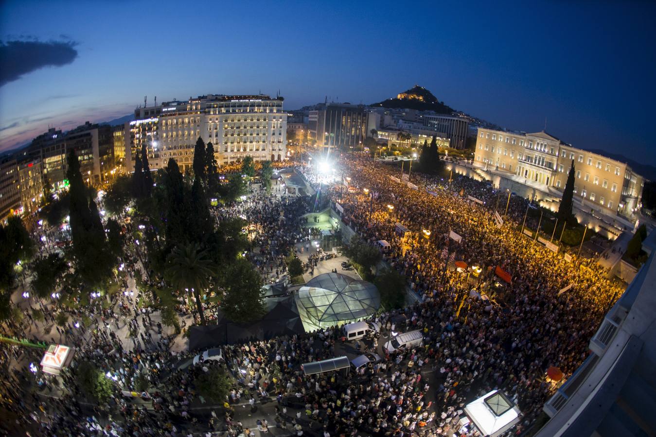 Cerca de 17.000 personas se manifestan a favor del 'No' en el referéndum en Grecia