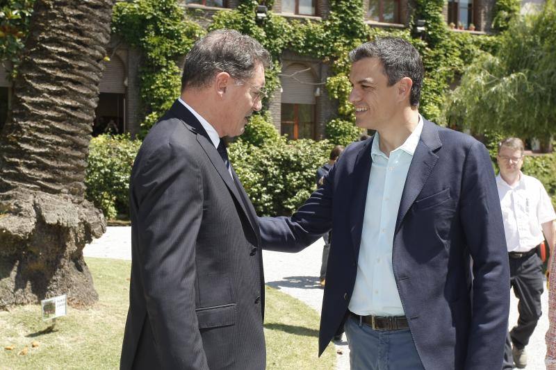 Pedro Sánchez recala en Torrelavega